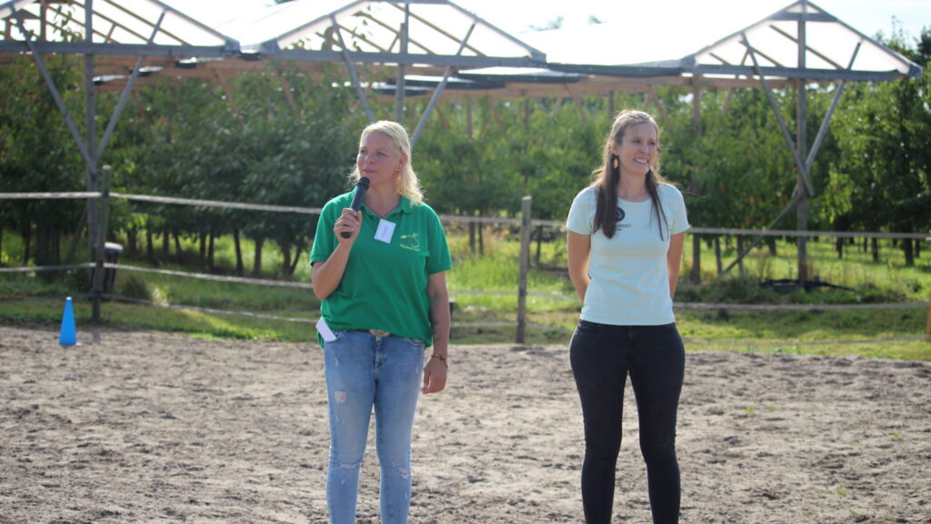 Eröffnung durch Gastgeberinnen - Pferde-Infotag 20.09.25 - Fotos Mandy Edelstein IMG_1573